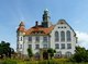 Das Rathaus von Großröhrsdorf bei gutem Wetter.